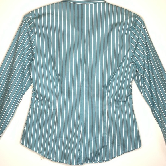 Ann Taylor Loft Classic Sky Blue White Pinstripe Long Sleeve Button Shirt Size 4 - Picture 5 of 13